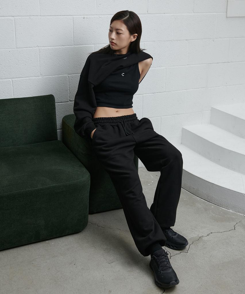 Chaebteoegseu Orbit Logo Sweat Jogger Pants (Black)