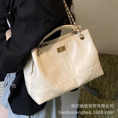 Rhombus Chain Bag Women's 2025 New Fashion Versatile Shoulder Bag Large Capacity Hand Bag Crossbody Bucket Bag