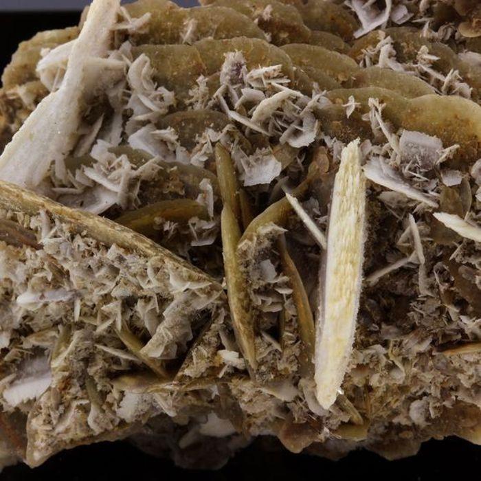 Sidérite, Baryte, Quartz, Pyrite 681.9 carats