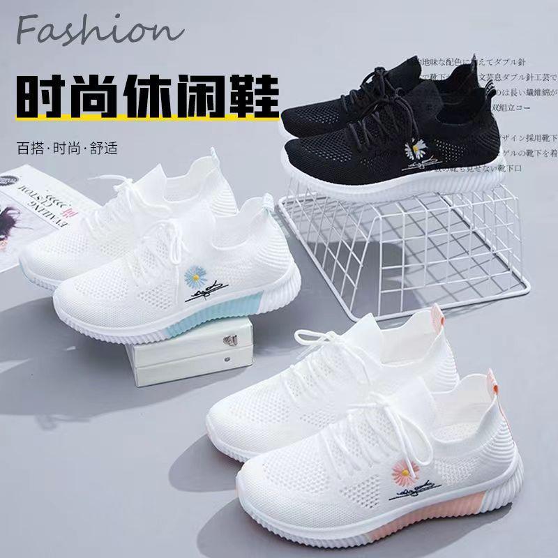 

summer new casual sports shoes small daisies flying woven breathable mesh shoes fashion casual single shoes hollow 40 світло-синій колір