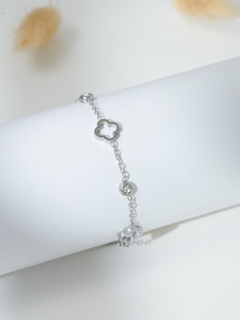 Fashion Simple and Elegant Clover Bracelet and Necklace Set Perfect for Everyday and All Occasions Clover Jewelry