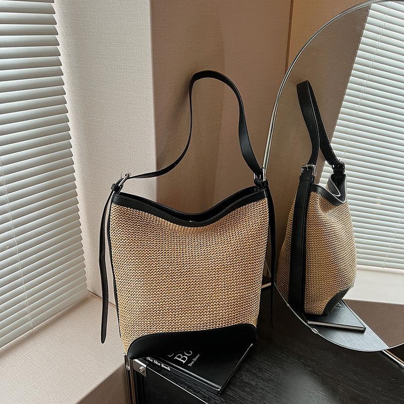 Straw versatile woven shoulder bag new large capacity messenger bag fashion trend bucket bag
