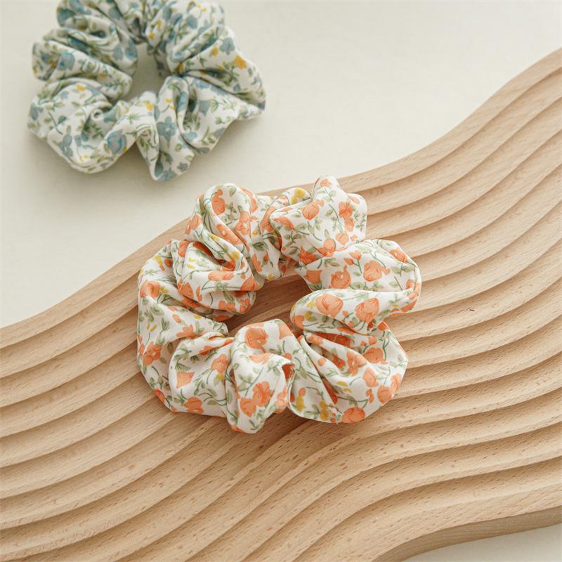 Oil Painting Floral Scrunchies Artistic Flower Cluster Hair Ties Soft Pleated Fabric Compact Stylish Ponytail Rings