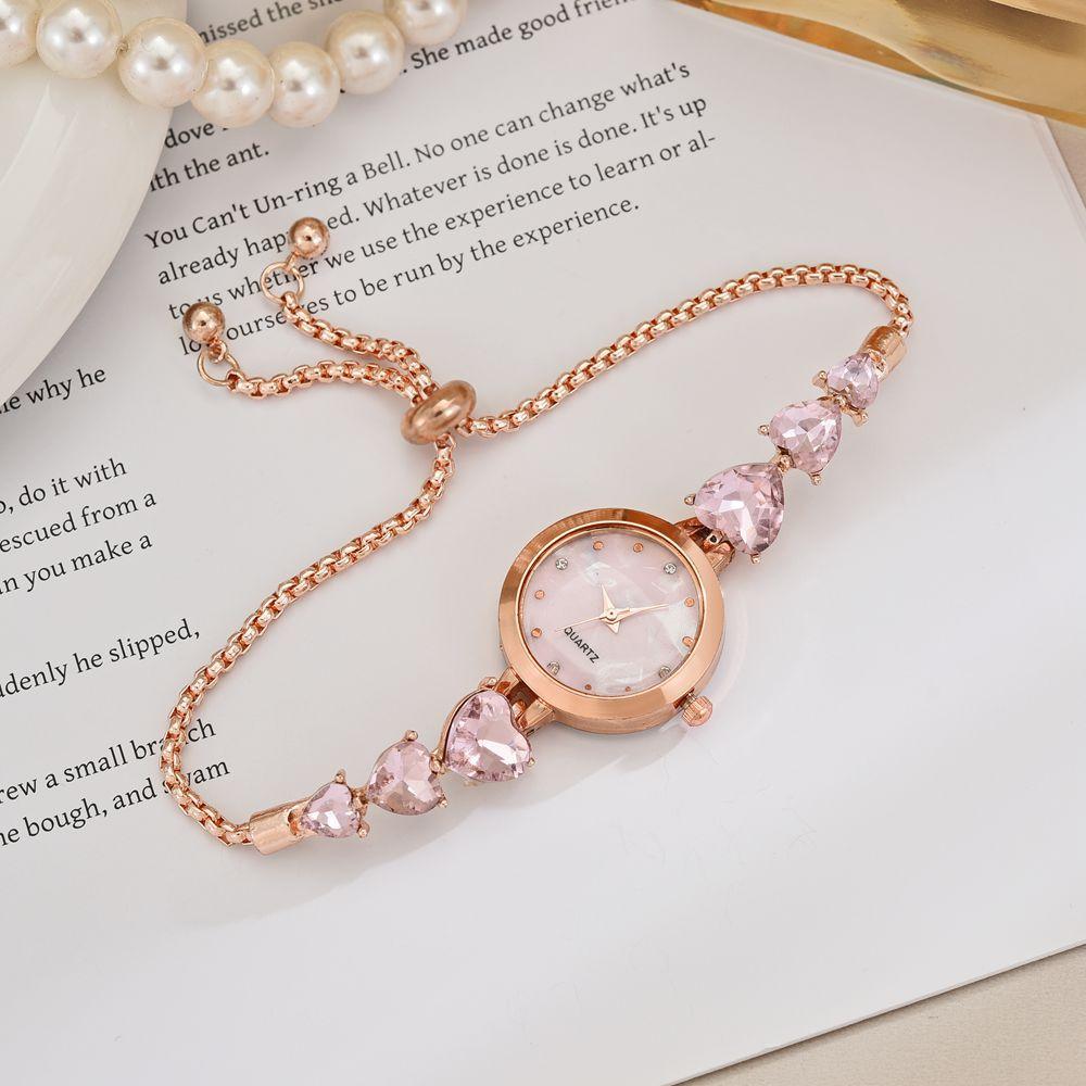 Fashion Elegant Heart Rhinestone Bracelet Strap Women Watches Fashion Ladies Quartz Watch Niche Design Metal Chain Wristwatches