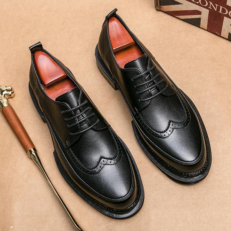 

Мужская обувь 2025 деловая классическая маленькие кожаные туфли в британском стиле рабочая обувь туфли броги молодежная цельная 2025 38