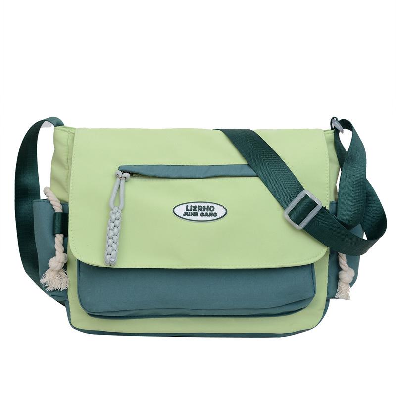 Fashionable and versatile, trendy retro crossbody bag, women's casual shoulder bag, student large capacity mailman bag