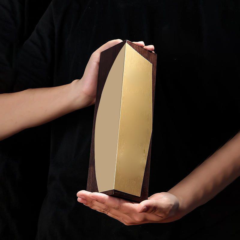

Customized Luxury Solid Wood Creative Trophy, Customized Souvenir, Annual Meeting, Home Decoration Award 25X6X6CM