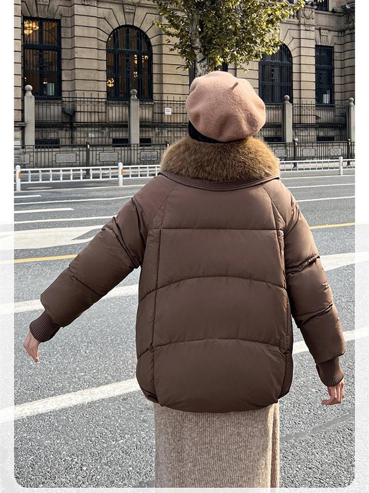 Krótka odpinana kurtka puchowa z futrzanym kołnierzem
