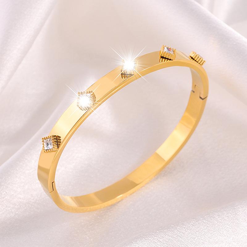 Titanium Steel , Light Luxury Gold Square Diamond-encrusted for Women, Fashionable and Personalized High-end G-style .