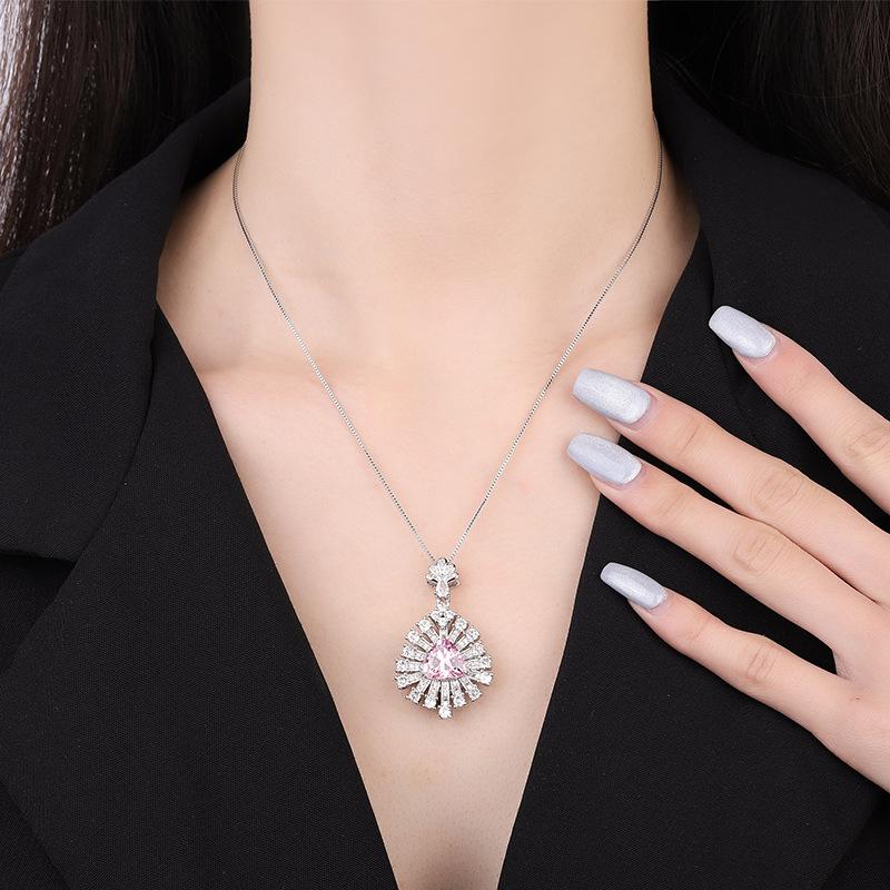 Jewelry Retro Simulation Colored Treasure Fat Triangle Hollow Inlaid Temperament Pendant Necklace 10 * 10