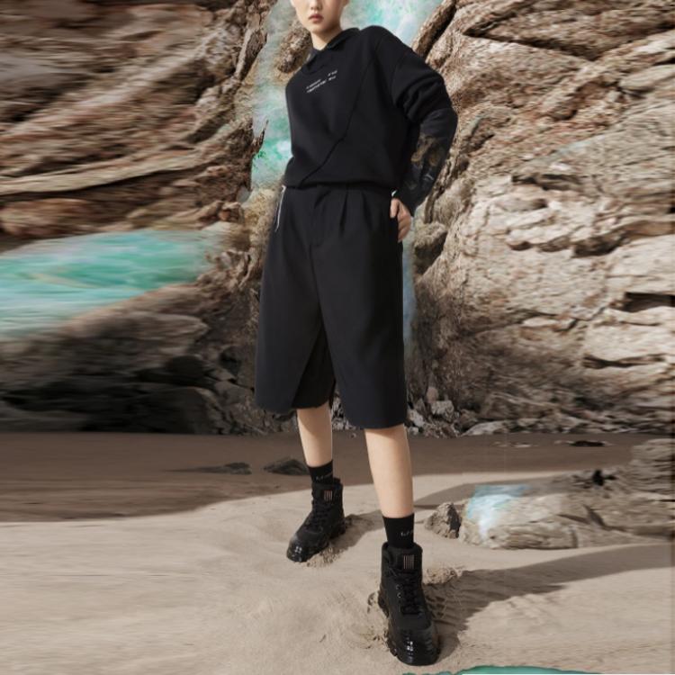 Li-Ning Cf Sports Life Series Wu Hua Tian Bao - Six Utensils Qiong Yao Letter Embroidery Loose Crew Neck Sweater Men Top Black AWDS595-2