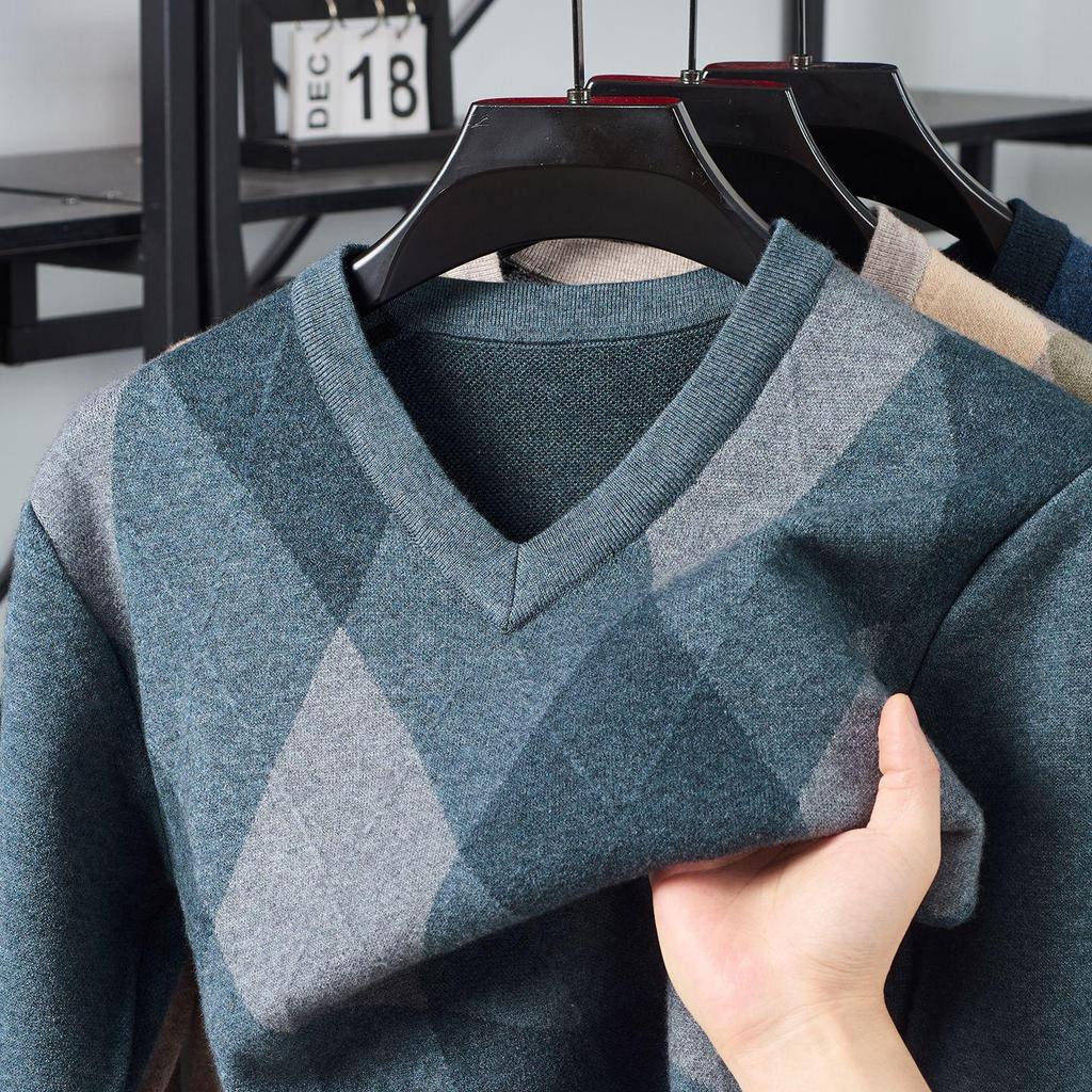 Autumn and Winter V-neck Sweater Men's Pullover Base Sweater Diamond Grid Jacquard Chicken Heart Collar Knitted Sweater