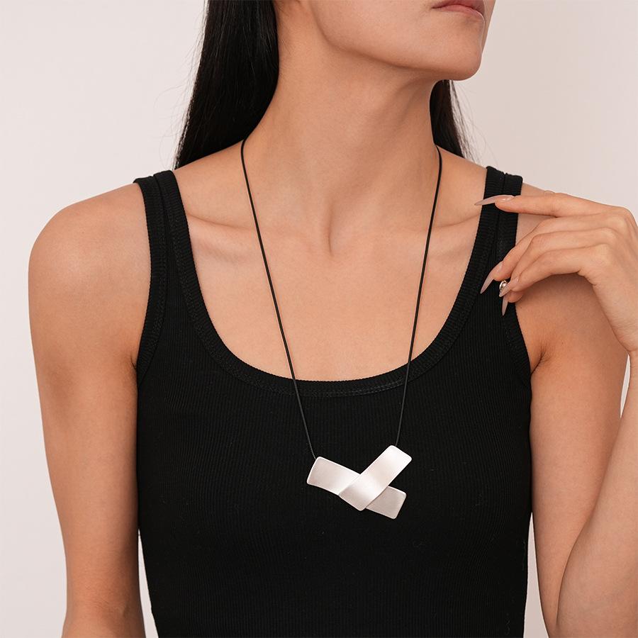 Simple metallic irregular oval square adjustable sweater chain European and American niche necklace