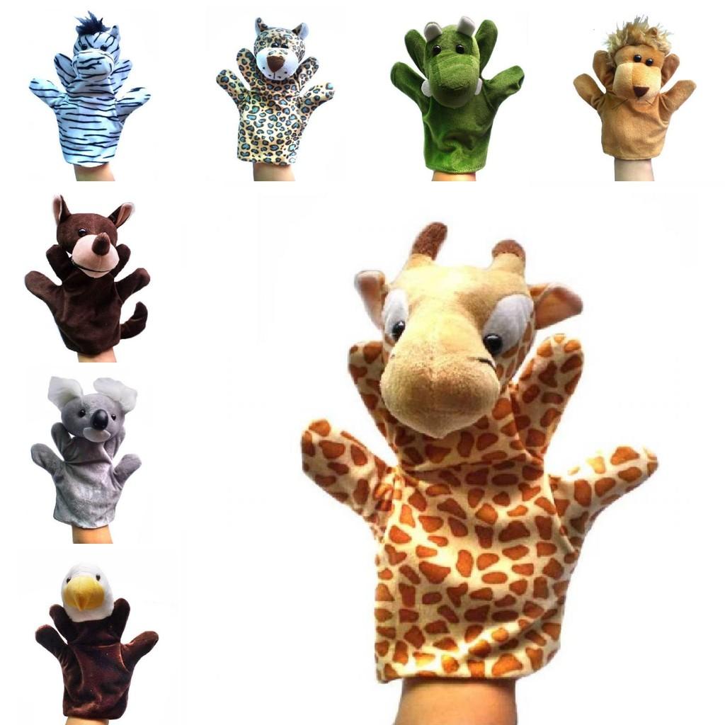 Weiche und entzückende Handpuppen von Gemeinschaftshelfern mit bunten Tiermotiven