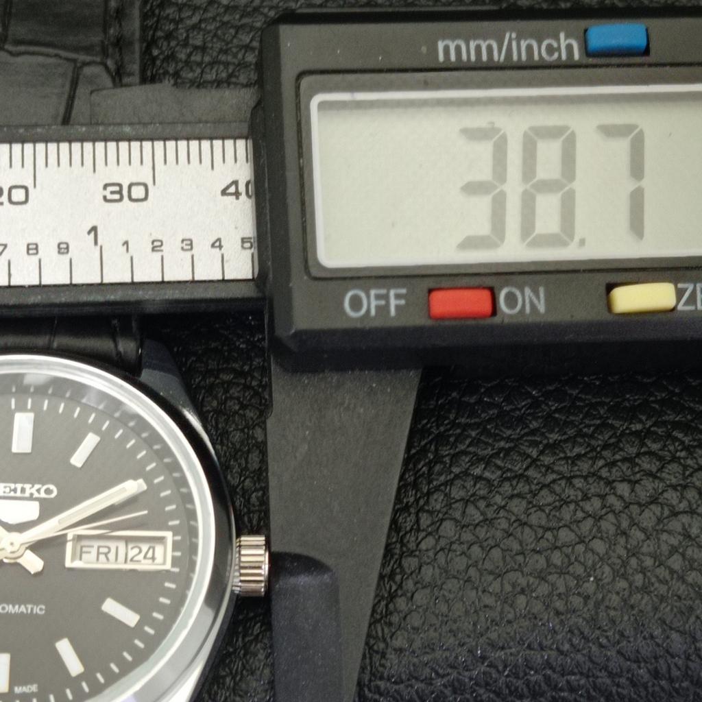 VINTAGE REFURBISHED SEIKO 5 AUTOMATIC JAPAN MENS BLACK DIAL WATCH A440635-9 Sk-a440635-1