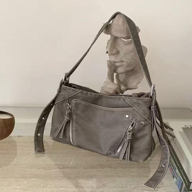 Fashion Tassel Underarm Bag Y2k Hot Girl Vintage Motorcycle Bag Tassel-decorated Women's Handbag Casual Versatile Commuter Bag