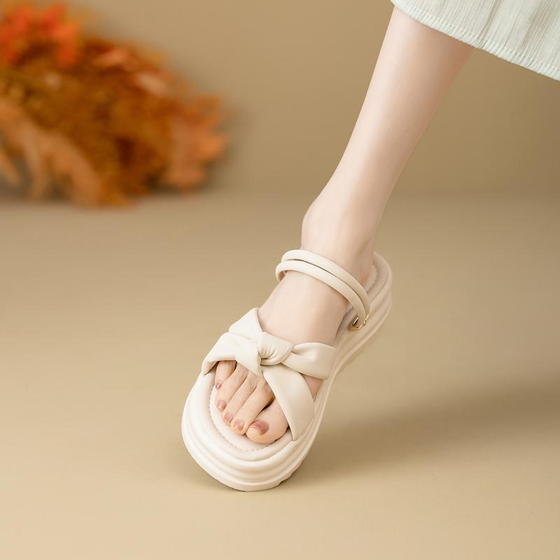 Shoes Woman 2025 Slippers for Swimming Pool Low Luxury Slides Jelly Flip Flops Platform Pantofle Beach Summer Designer Glitter