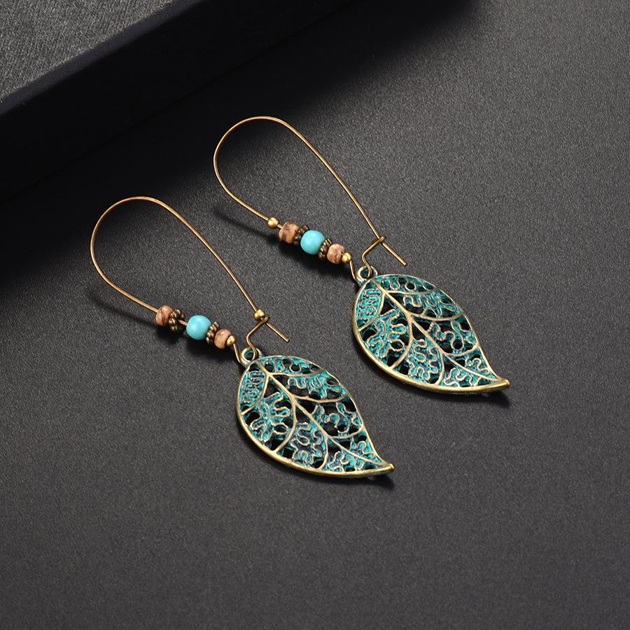Eco-Chic Green Leaf Retro Earrings