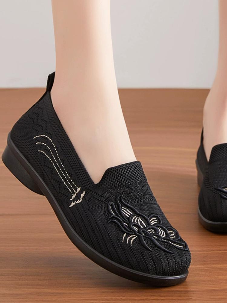 Fashion Women's Shoes 2025 Spring New Breathable Mesh Soft Sole Fly Weave Casual Shoes Non Slip Lightweight Embroidery Mother's Shoes