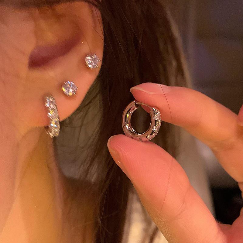 

Набор из 4 серег-пусет с цирконами: Трендовый, Высококлассный Дизайн 2023 года для Женщин