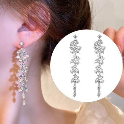 Cercei lungi cu ciucuri Cercei cu cerc cu zircon Cercei cu strass Cercei tip știft elegant și elegant Bijuterii elegante pentru femei
