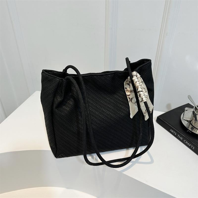 

Stylish Street Fashion Pu Tote Bag For Women With Zipper And Inner Pocket