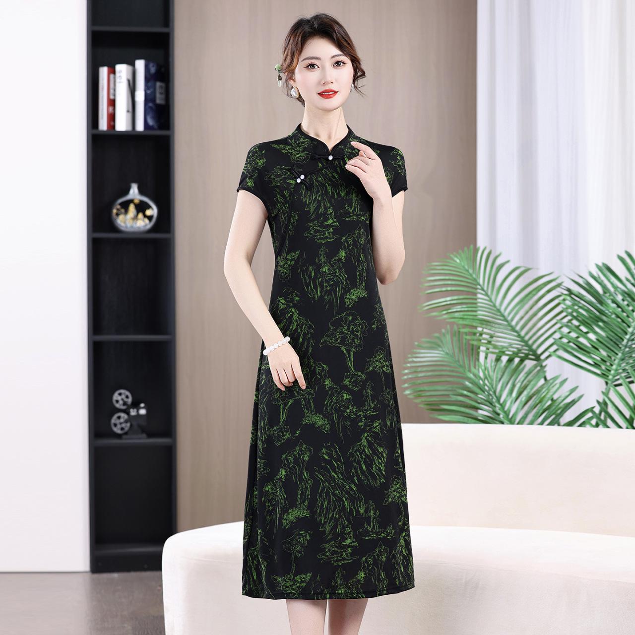 

2025 Summer Plus Size Floral Slim-Fit Dress for Elegant Middle-Aged Women 6XL (75-80 kg)