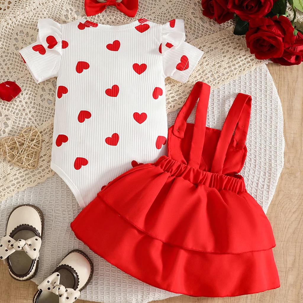 Baby Mädchen Sommer Kurzarm Strampler mit Herz-Print Latzkleid und Schleifen-Haarband 3-teiliges Set Kleinkind Outfit