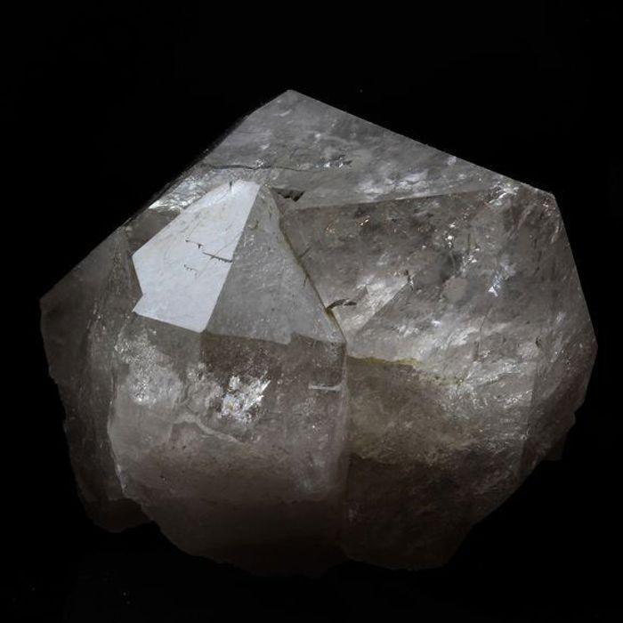 Pierres et Minéraux. Quartz fumé. 1773.0 ct. Massif du Mont-Blanc, Haute-Savoie, France..