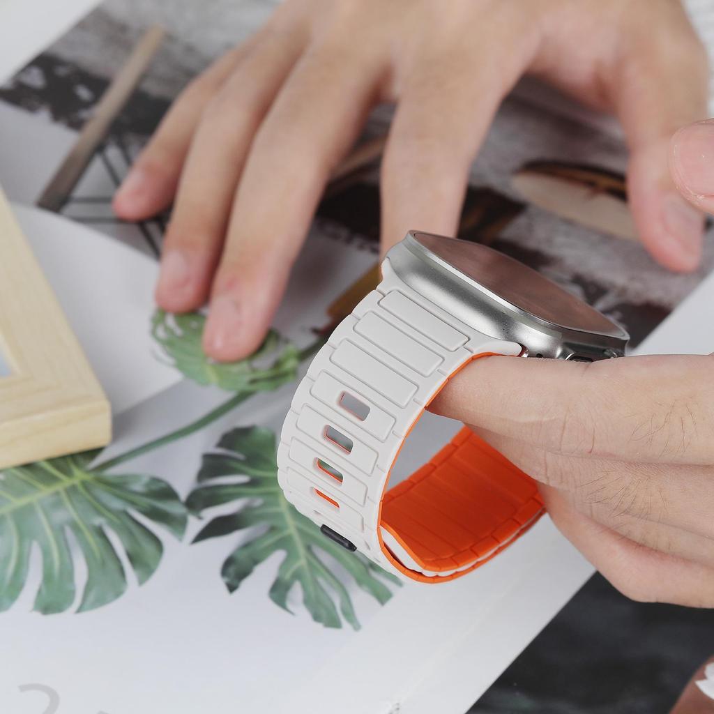 Strong Magnetic Silicone Strap for Apple iWatch S11 - Ultra Secure Three-Bead Buckle