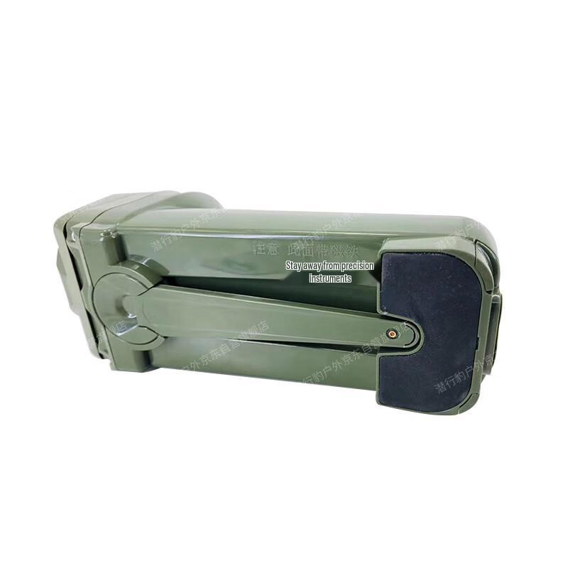 Stealth Leopard Hand-Crank Rechargeable LED Searchlight