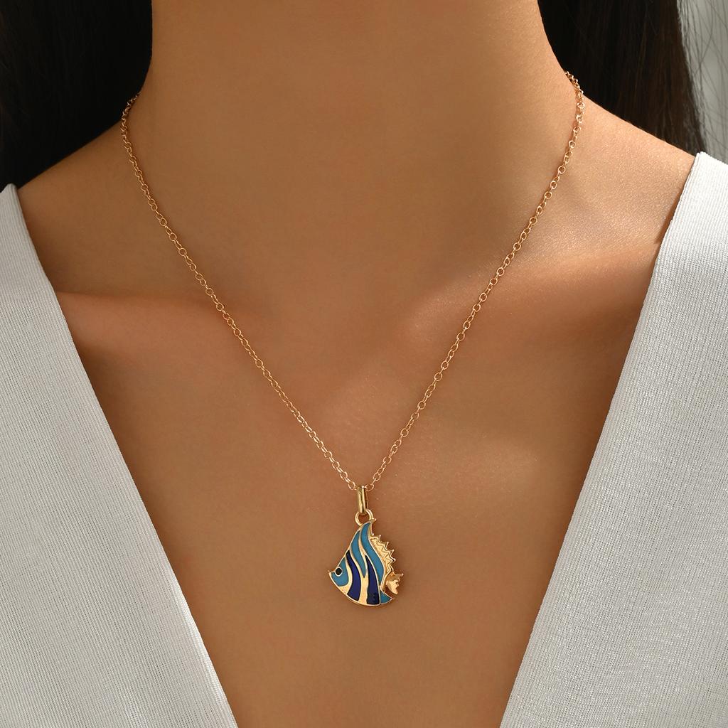 Shell necklace wholesale European and American niche design jewelry women's ocean fashion dripping oil conch starfish collarbone chain