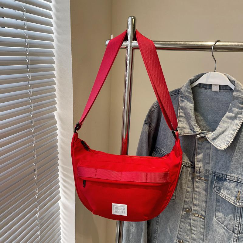 

Leisure commuter mailman bag personalized simple solid color dumpling bag outdoor sports shoulder bag messenger bag women красный