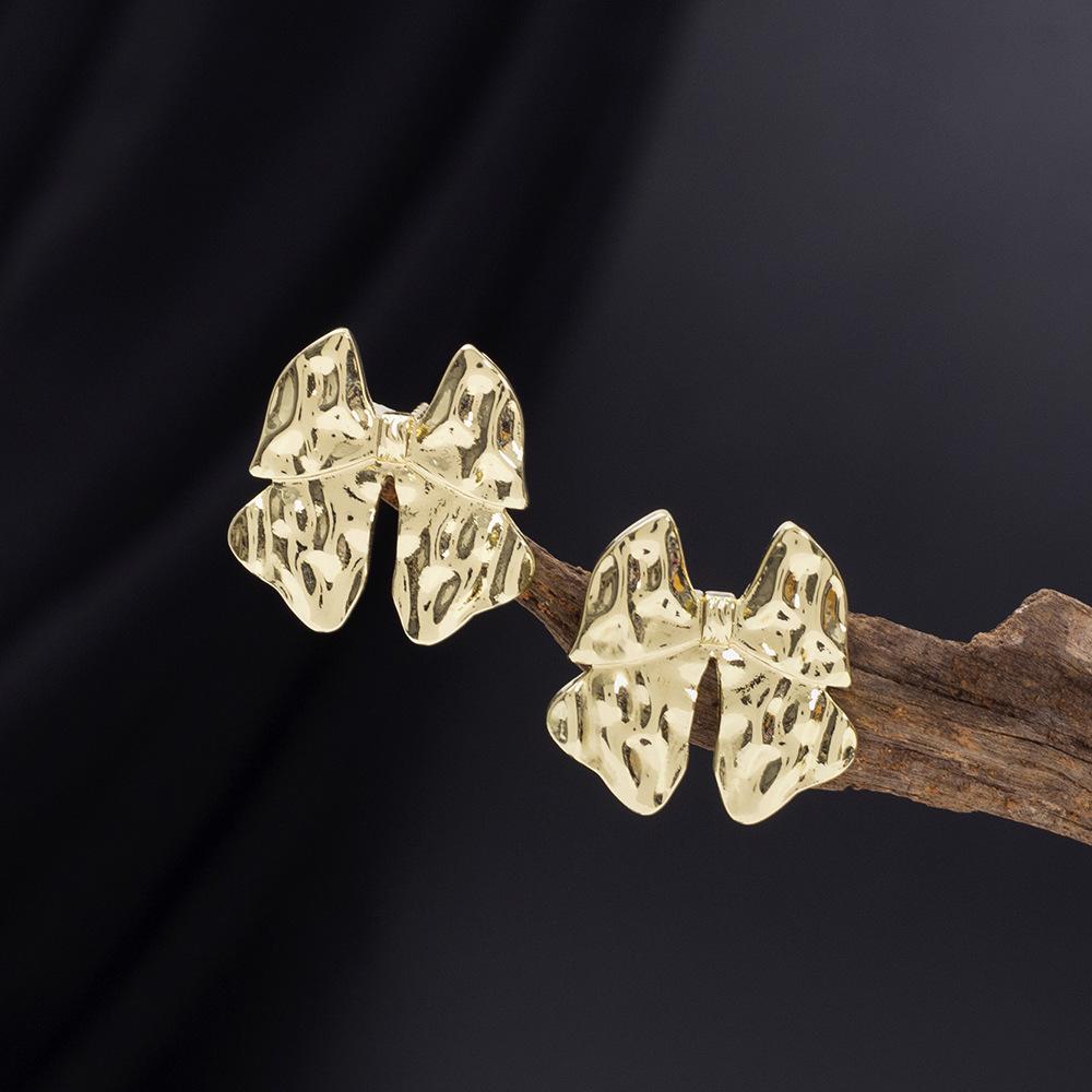 Korean Minimalist Zinc Alloy Bow Stud Earrings for Women