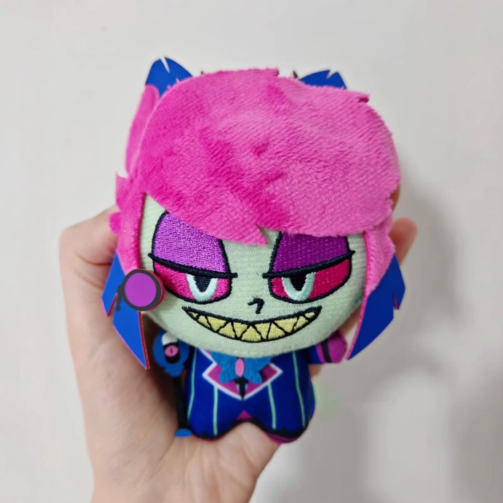 Плюшевая игрушка Хазбин Аластор 10 см Аниме Отель Аластор Плюшевая фигурка Мультяшная модель Игрушки Декоративные Подвески Брелок Кукла 10CM