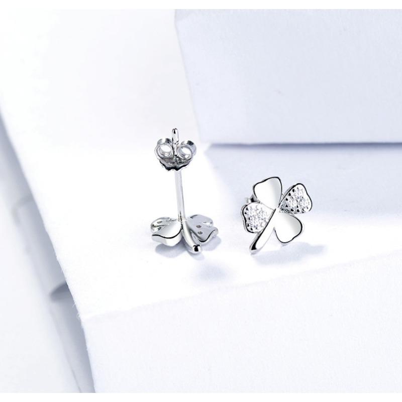 S925 Sterling Silber Vierblättriges Kleeblatt Ohrstecker Koreanischer Schmuck Süße Mode Einfacher Schmuck