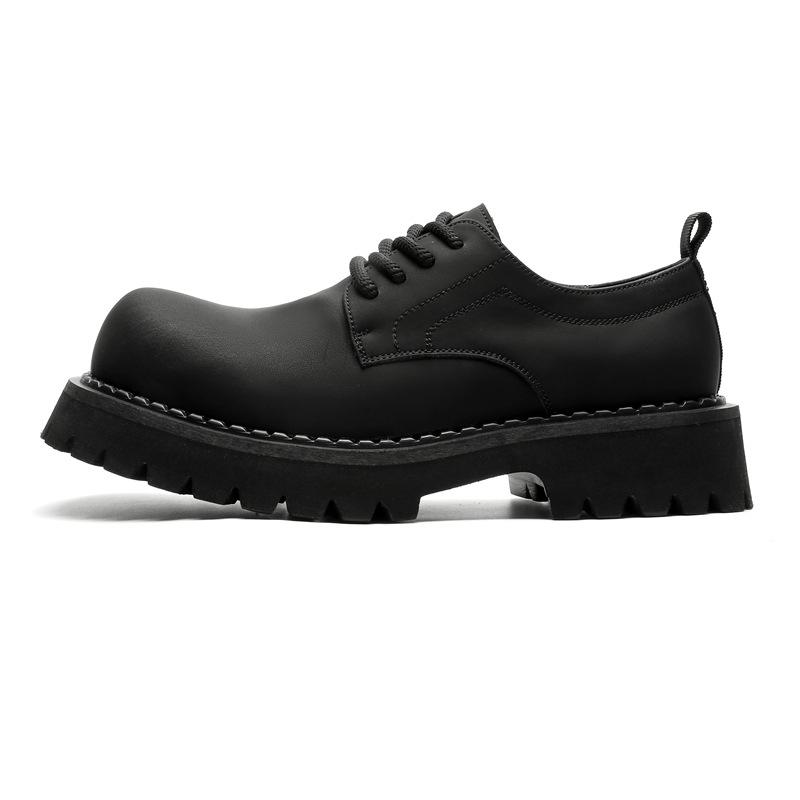 Pánské trendy boty na jaro 2024 v britském stylu, matné boty s nízkým svrškem zvyšující výšku