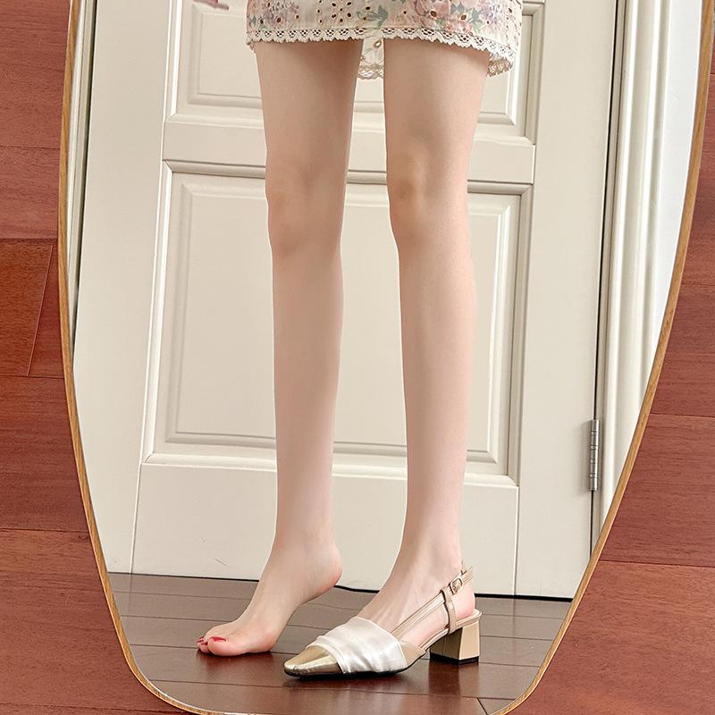 

Square head medium high heel small fragrant wind bag head sandals fairy shoes new spring and summer temperament light mouth single shoes 39 телесный