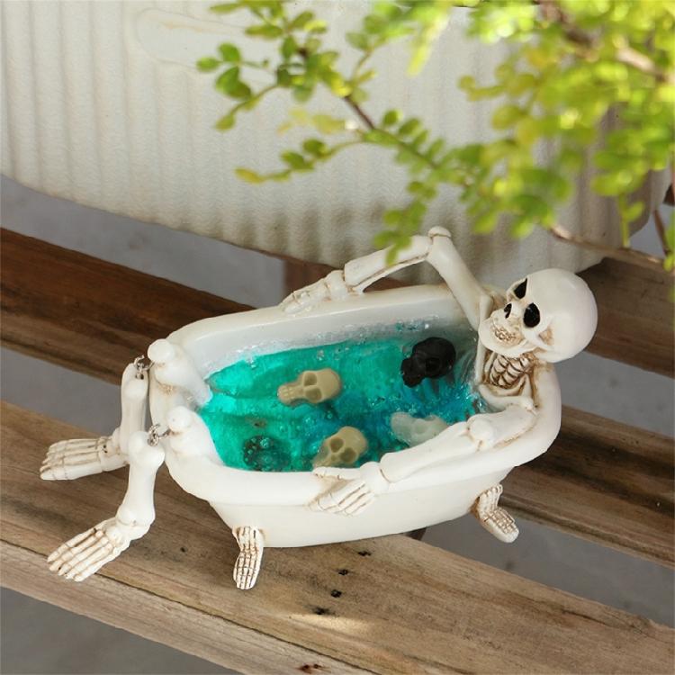 Halloween Decoration Skull Planter Bathtub Resin Crafted Plant Container For Home Office Or Garden