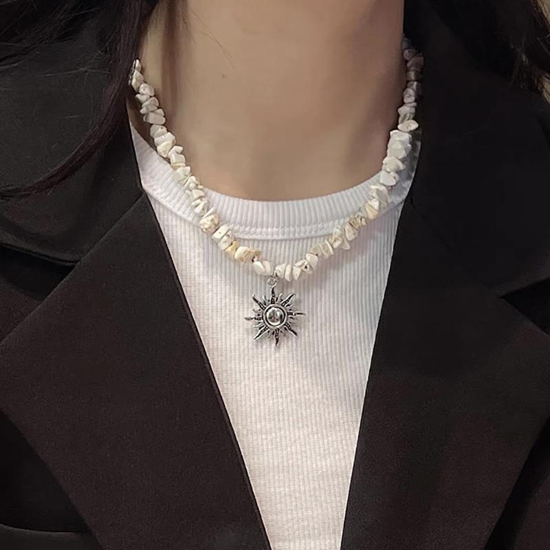 Retro Hip Hop Ethnic Style Sun Pendant Necklace Beaded Collarbone Chain For Women Neck Decor Accessories Gift