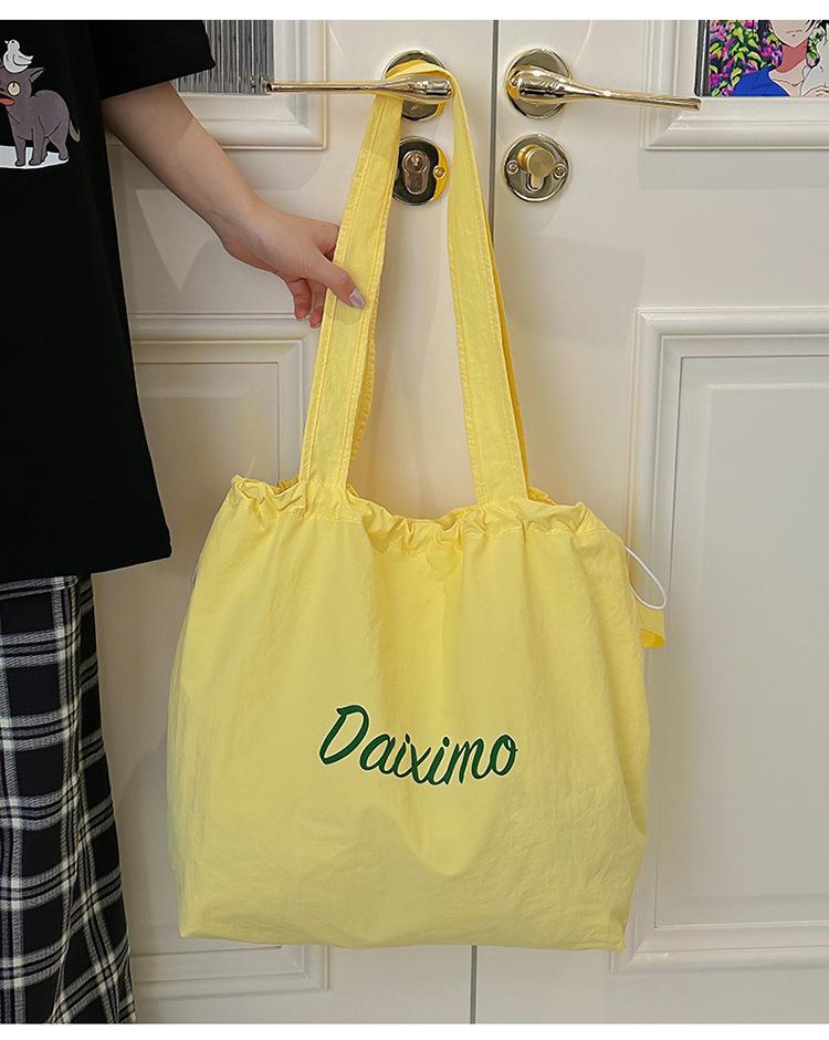 

Summer large-capacity nylon bag women s 2025 new fashion commuter shoulder bag versatile casual жёлтый