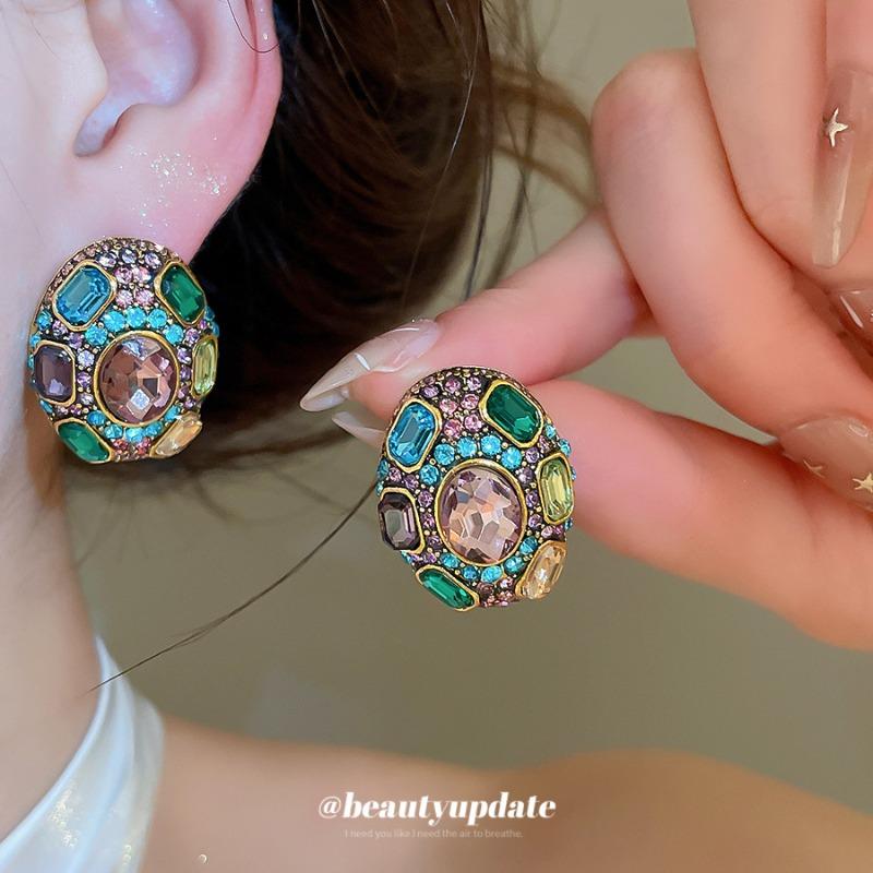 Medieval Vintage Diamond Diamond Flower Stud Earrings Retro Court Temperament Earrings Light Luxury High-end Earrings