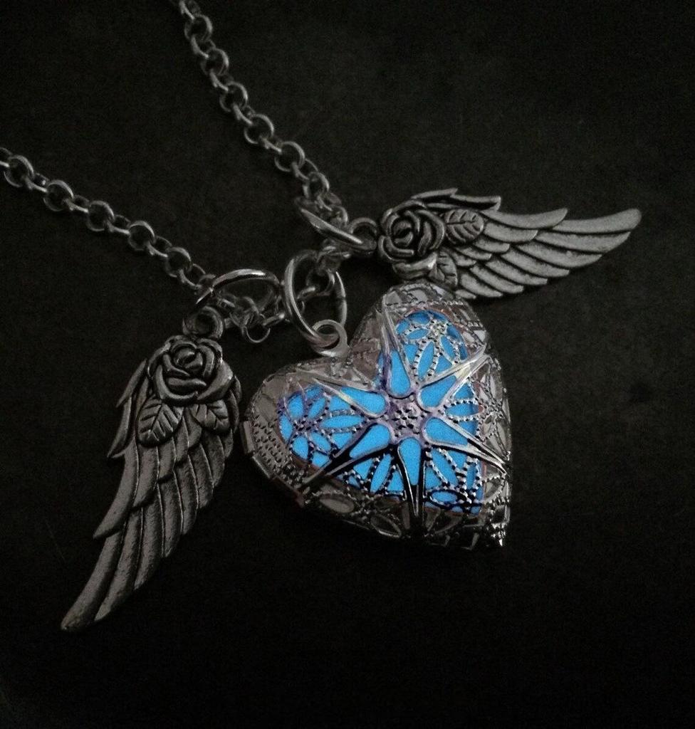 Flying Heart with Rose Wings Luminous Necklace