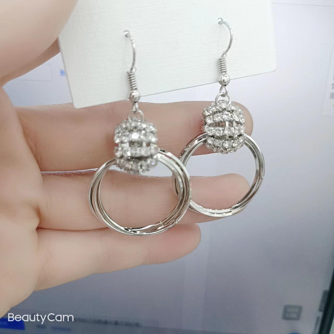 

2021 Цирконієві сережки-кільця з гачками для вух: Модний, Універсальний та Унікальний для Жінок срібний