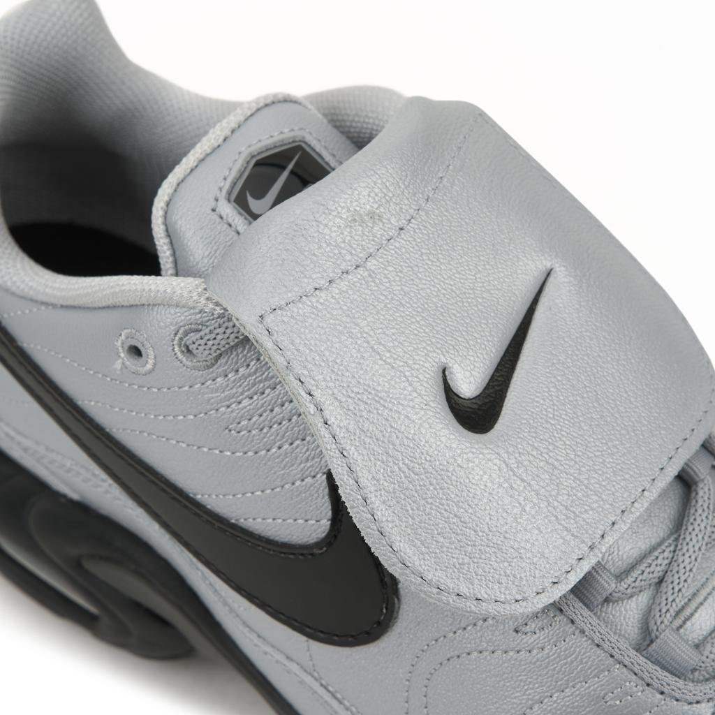 Nike Air Max Plus Tiempo Wolf Grey Herren Sneaker Schwarz Metallic-Silber HM6850-001