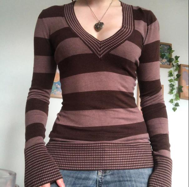 Women's Striped Sweetheart Neck Bodycon Sweater with Flare Sleeves - 2022