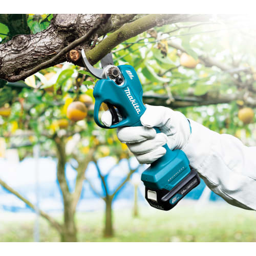 Makita UP100DZ Rechargeable Pruning Shears, 10.8V (Battery, Charger, and Case Sold Separately)