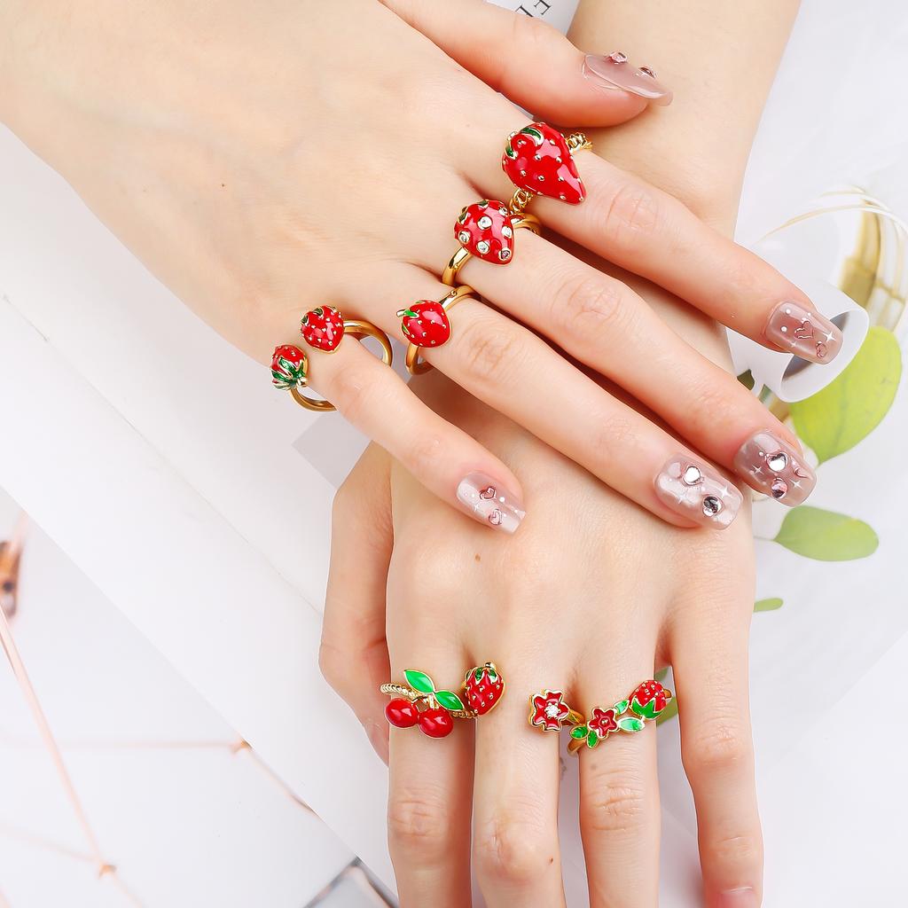 New Creative Copper Oil Drop Red Strawberry Zirconia Ring Charm For Woman Girl Vacation Casual Jewelry Accessories Adjustable