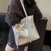 Stylish and Simple Large Bag Women's 2025 New Spring Large-capacity Versatile Underarm Bag, High-end Commuter Shoulder Bag