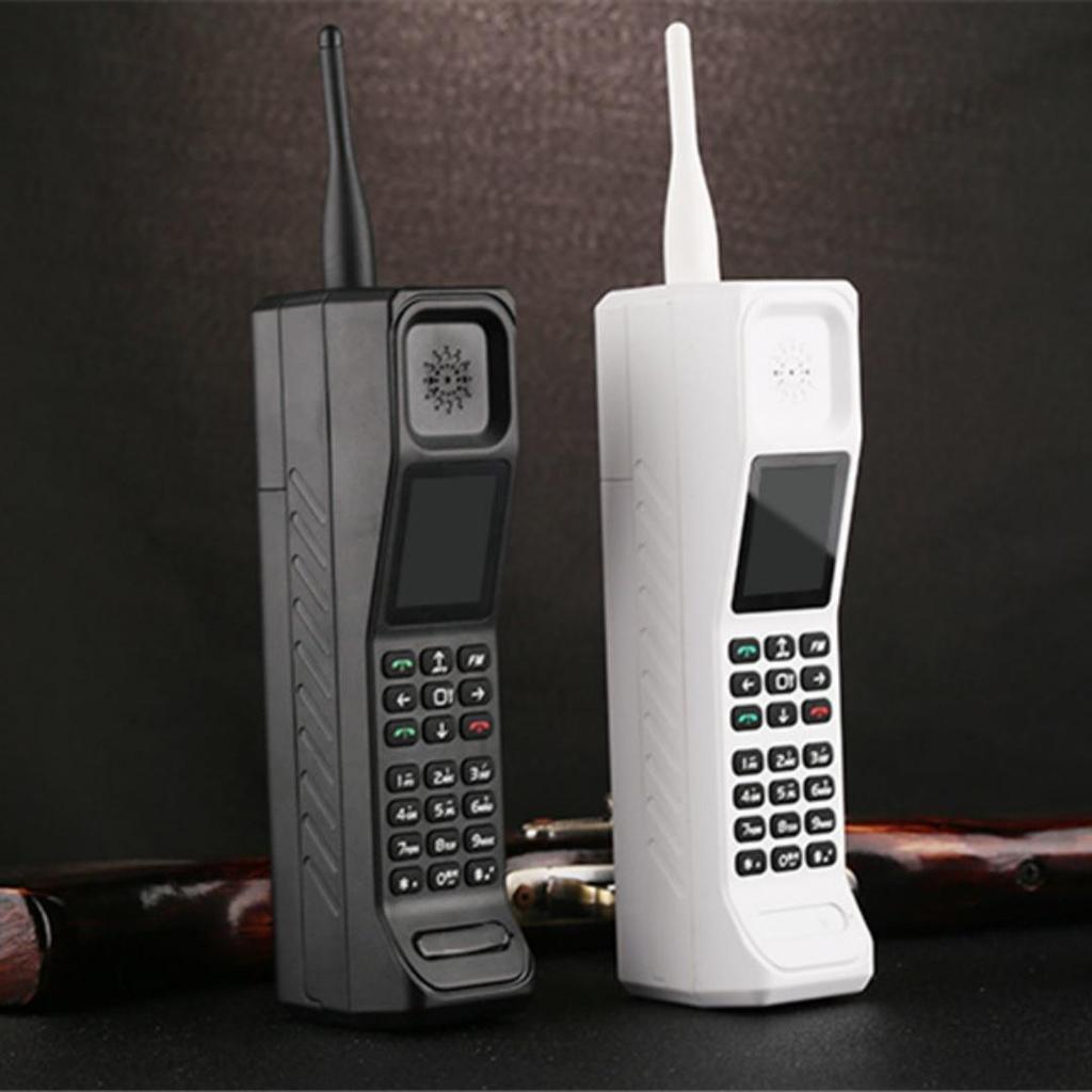 KR999 4G Big Brother Retro Mobile Phone 1.77inch MTK Screen Dual SIM Dual Standby Large Buttons Cellphone Support Bluetooth WIFI FM Radio